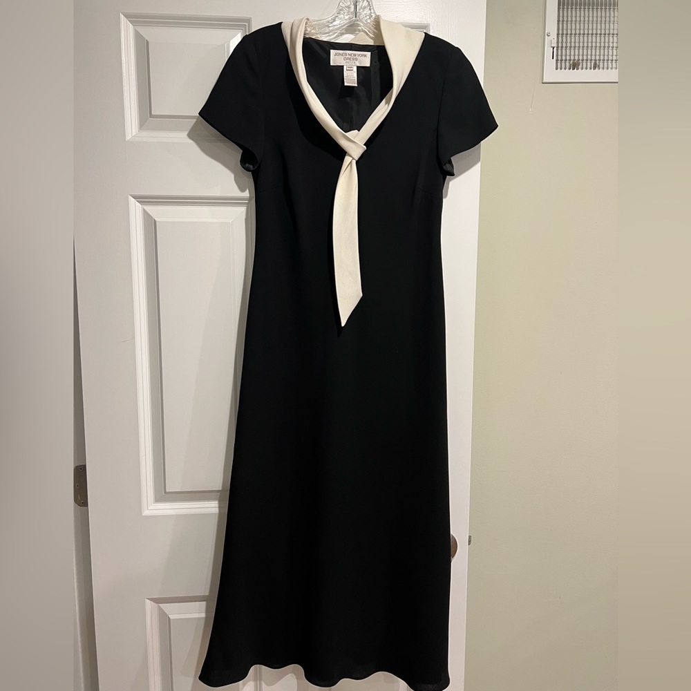 Jones New York Gown
